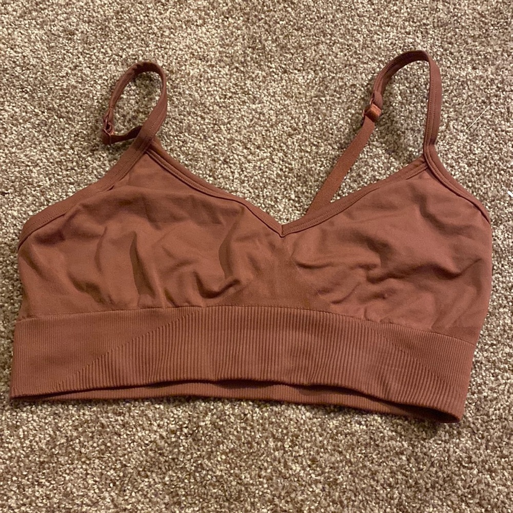 Lululemon terracotta bra size 8 (no padding)